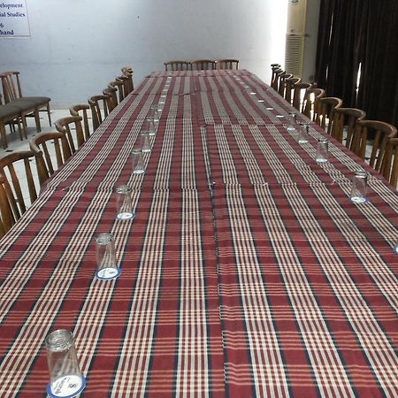 Hotel Saurab Dehradun Buitenkant foto