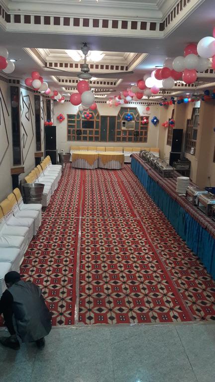Hotel Saurab Dehradun Buitenkant foto